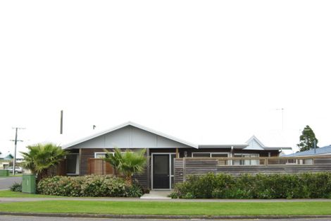 Photo of property in 38 Sackville Street, Fitzroy, New Plymouth, 4312