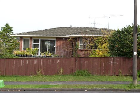 Photo of property in 35 Advene Road, Cockle Bay, Auckland, 2014