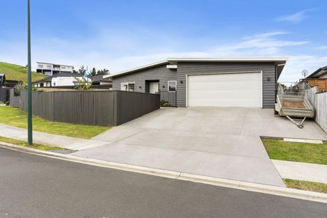 Photo of property in 13 Manatu Close, Whangamata, 3691