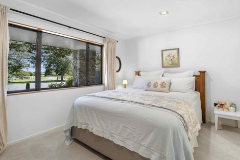 Photo of property in 424 Tararua Road, Levin, 5571