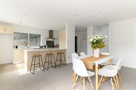 Photo of property in 28b Tamahere Drive, Glenfield, Auckland, 0629