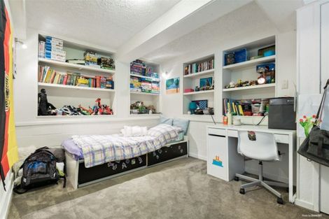 Photo of property in 1/60 Woodlands Crescent, Browns Bay, Auckland, 0630