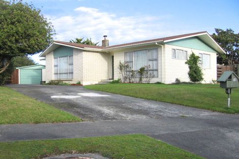 Photo of property in 18 Palliser Place, Milson, Palmerston North, 4414