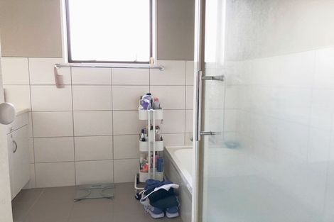 Photo of property in 8a Spring Grove, Henderson, Auckland, 0612