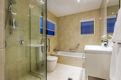 Photo of property in 33 Seacliffe Avenue, Belmont, Auckland, 0622