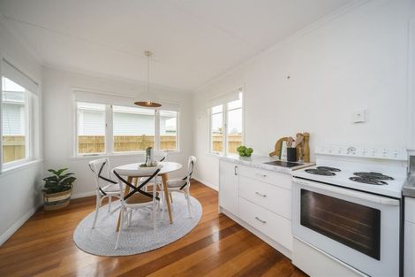 Photo of property in 12 Belvedere Crescent, Takaro, Palmerston North, 4412