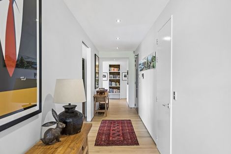 Photo of property in 8b Crown Lane, Remuera, Auckland, 1050