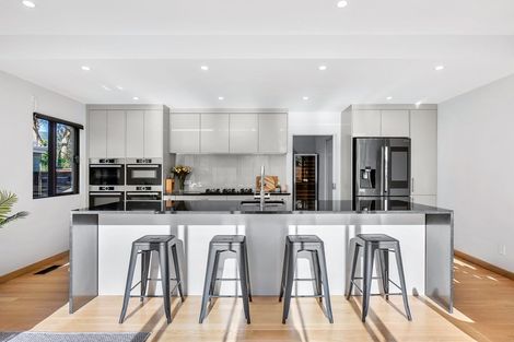 Photo of property in 28 Orr Crescent, Hutt Central, Lower Hutt, 5011