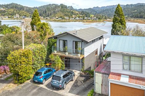 Photo of property in 20 Daphne Road, Tairua, 3508