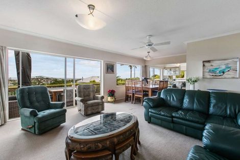 Photo of property in 139 Glenfield Road, Hillcrest, Auckland, 0626