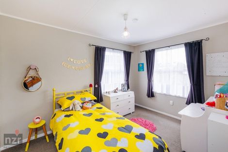Photo of property in 22 Lyndale Place, Kelvin Grove, Palmerston North, 4414