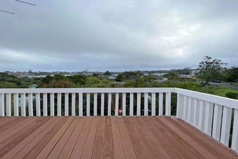 Photo of property in 1/41 Howard Road, Northcote, Auckland, 0627