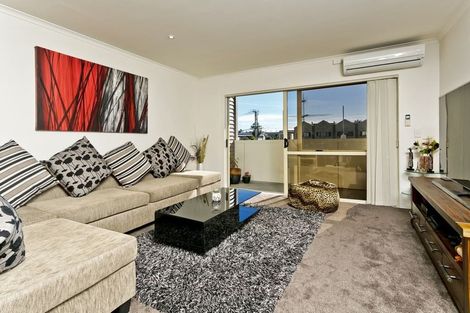 Photo of property in 2d/47 Stanhope Road, Mount Wellington, Auckland, 1051
