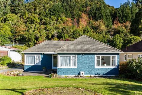 Photo of property in 106 Hine Road, Wainuiomata, Lower Hutt, 5014