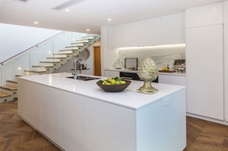 Photo of property in 16 Carlton Mill Road, Merivale, Christchurch, 8014