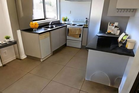 Photo of property in 2/36 Archmillen Avenue, Pakuranga Heights, Auckland, 2010