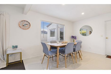 Photo of property in 10 Yeovil Place, St Albans, Christchurch, 8052