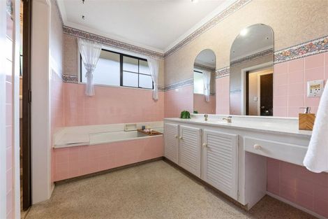 Photo of property in 11 Karnak Crescent, Russley, Christchurch, 8042