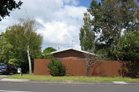 Photo of property in 71 Ravenwood Drive, Forrest Hill, Auckland, 0620