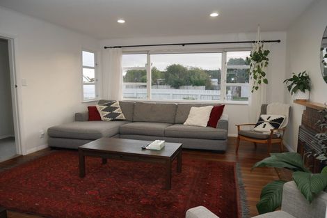 Photo of property in 21 Mazengarb Road, Paraparaumu Beach, Paraparaumu, 5032