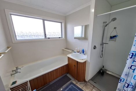 Photo of property in 15 Shaldon Crescent, Blagdon, New Plymouth, 4310