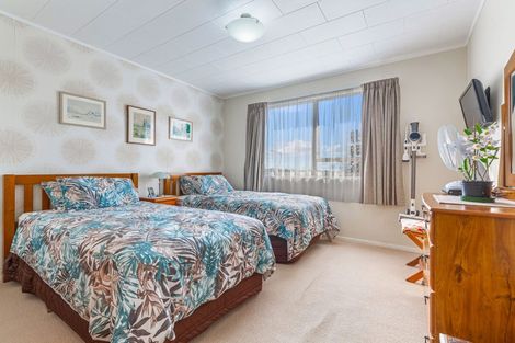 Photo of property in 6 Hewlett Road, Massey, Auckland, 0614