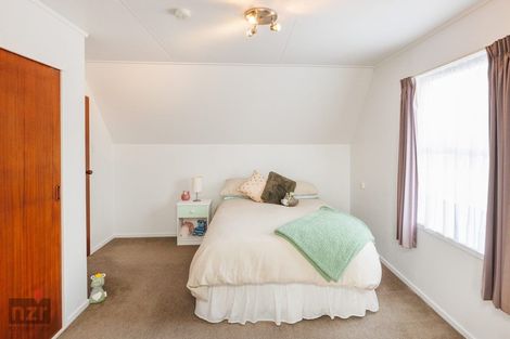 Photo of property in 22 Lyndale Place, Kelvin Grove, Palmerston North, 4414