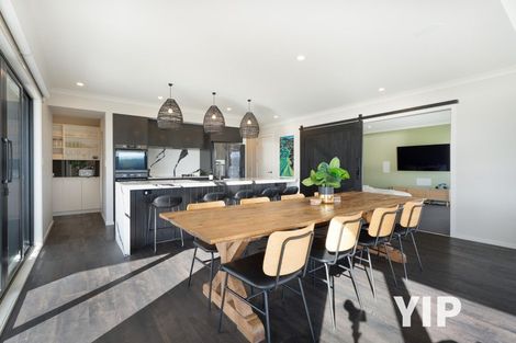 Photo of property in 10 Okupe Grove, Aotea, Porirua, 5024