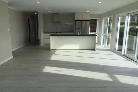 Photo of property in 18 Ridgeview Close, Red Beach, 0932