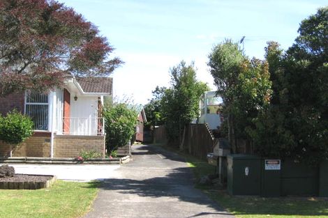 Photo of property in 2/56 Cockayne Crescent, Sunnynook, Auckland, 0620