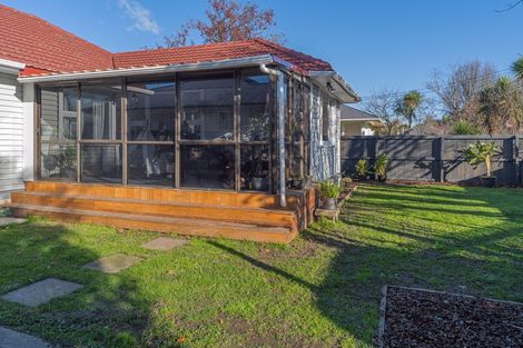 Photo of property in 8 Tenby Place, Avondale, Christchurch, 8061