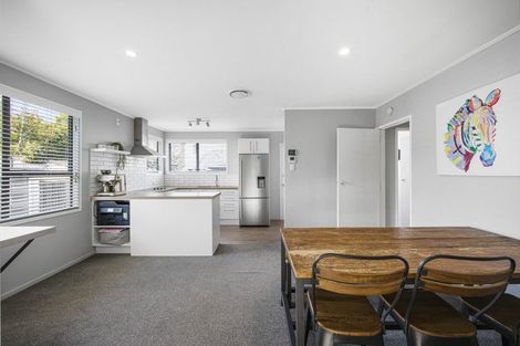 Photo of property in 7 Leaming Place, Clarks Beach, 2122