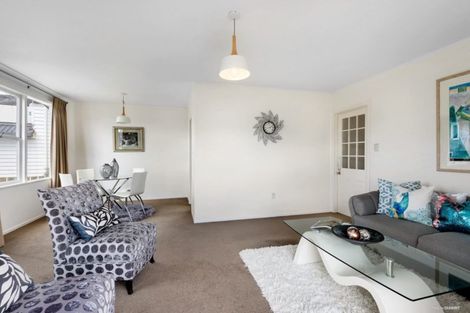 Photo of property in 1/666 East Coast Road, Pinehill, Auckland, 0630