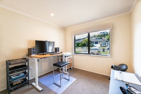 Photo of property in 6 Sunnybrooke Close, Welcome Bay, Tauranga, 3112