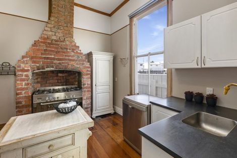 Photo of property in 24 Elizabeth Street, Petone, Lower Hutt, 5012