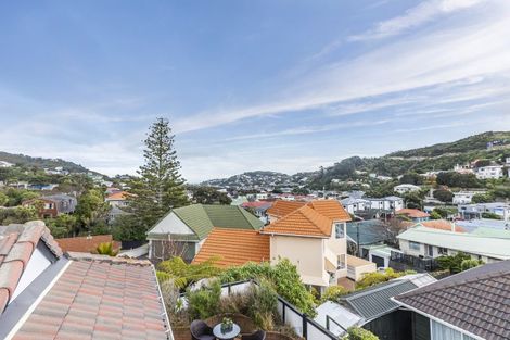 Photo of property in 2 Erskine Close, Island Bay, Wellington, 6023
