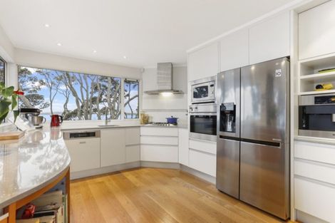 Photo of property in 30 Marellen Drive, Red Beach, 0932