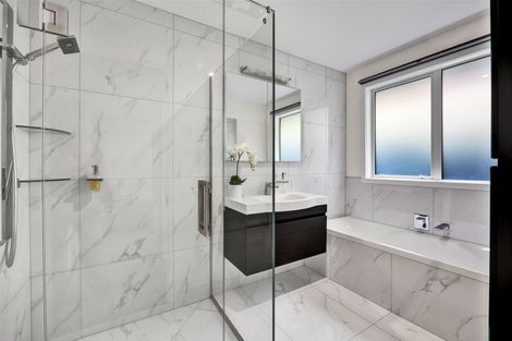 Photo of property in 4 Vardon Way, Waiwhakaiho, New Plymouth, 4312