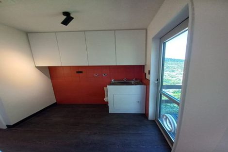 Photo of property in 35 Ticehurst Road, Lyttelton, 8082