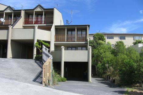 Photo of property in 3/7 Pannill Place, Oteha, Auckland, 0632