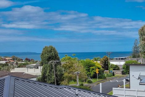 Photo of property in 1/52 Beulah Avenue, Rothesay Bay, Auckland, 0630