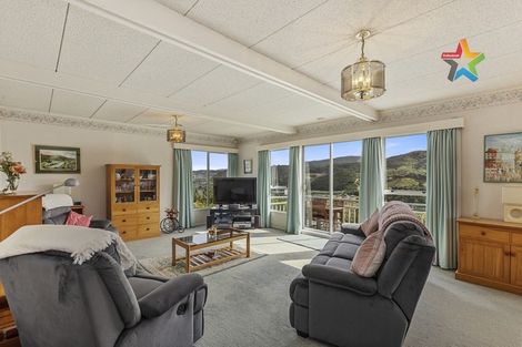 Photo of property in 33 Kingsley Street, Stokes Valley, Lower Hutt, 5019