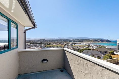 Photo of property in 42 Lerwick Terrace, Melrose, Wellington, 6023