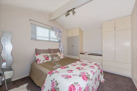 Photo of property in 1/33 Nile Road, Kelston, Auckland, 0602