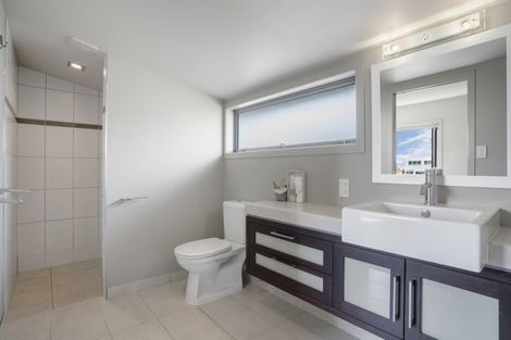 Photo of property in 404 Harbour View Road, Whangamata, 3620