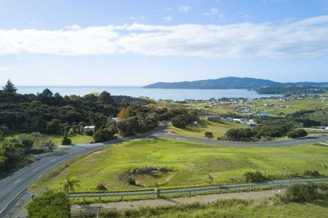 Photo of property in 2 Pekama Drive, Cable Bay, 0420