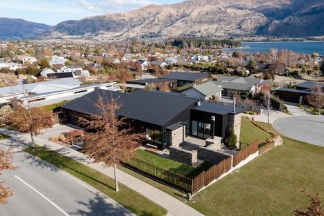 Photo of property in 3 Westview Road, Wanaka, 9305