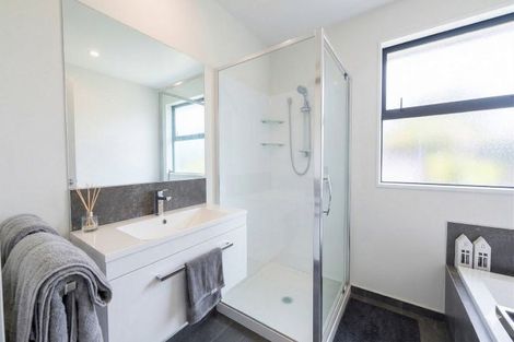 Photo of property in 50 Bamber Crescent, Halswell, Christchurch, 8025