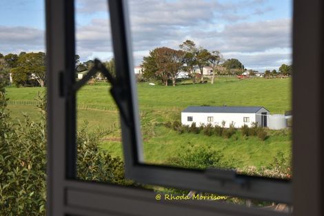 Photo of property in 8 Heaths Way, Pahi, Paparoa, 0571