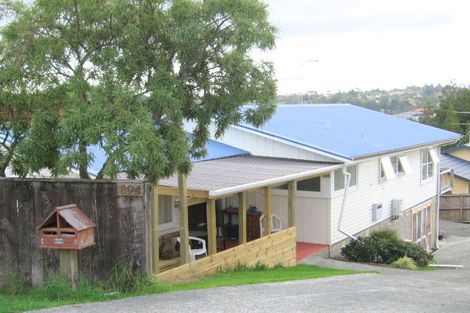 Photo of property in 2/894 East Coast Road, Northcross, Auckland, 0630